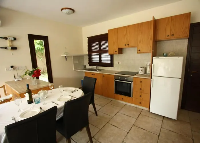 The Bay Semesterbostad Pissouri